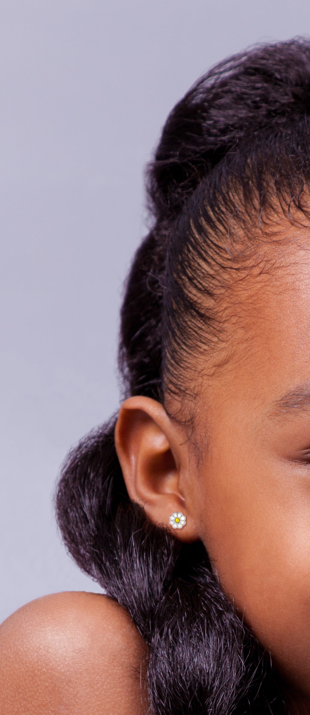 White Daisy Flower Stud Earrings - 925 Sterling Silver